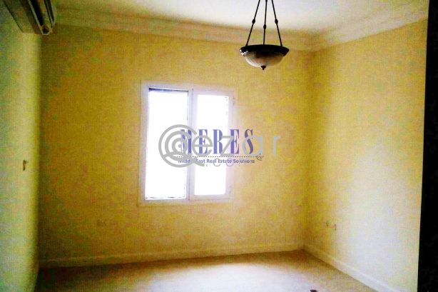 1 Villa in a Compound in Abu Hamour photo %index%