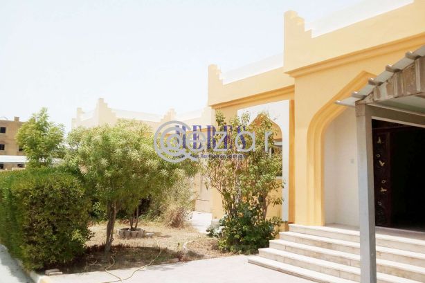 3 Bedroom Compound Villa in Abu Hamour - صورة %index%