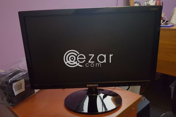 Samsung HD LED 17 monitor photo 2