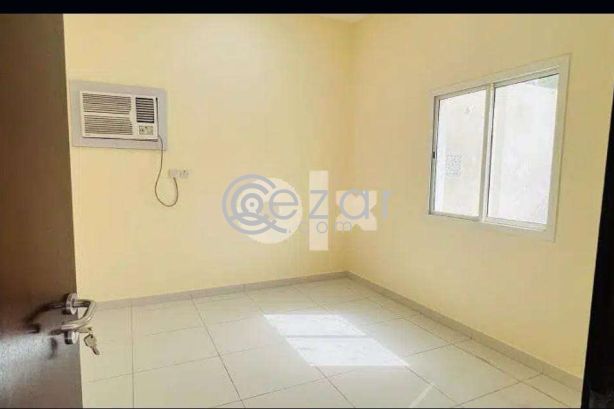 Labour camp for rent 50 rooms in abu nakhla - صورة %index%