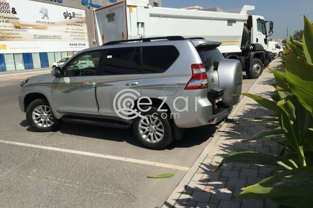 Toyota PRADO SILVER FULL OPTION photo 2