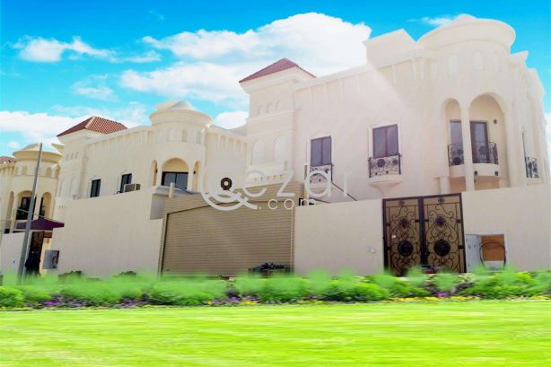 Super Luxurious!! 6 bedrooms villa for rent in Al Wakrah - صورة %index%