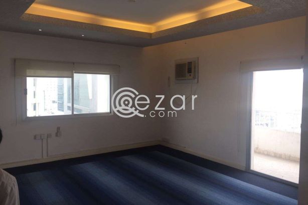 For rent office in Al Sadd Street consists of 7 rooms photo %index%