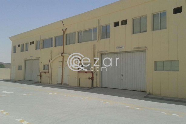 Approved warehouses with office on mezzanine | Street 39 - صورة %index%