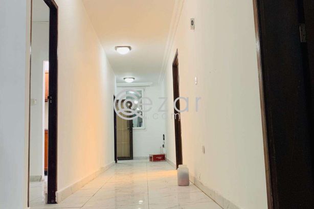 Studio Flat inside Villa available in Al Duhail area. - صورة %index%