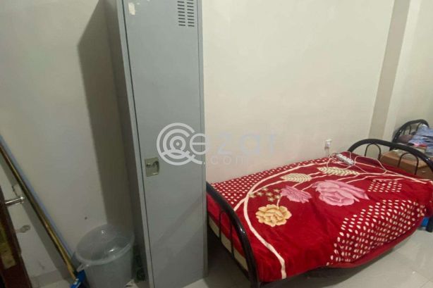 Bed space available near red line metro photo %index%