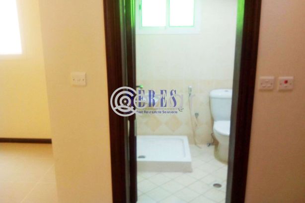 5 Bedroom Compound Villa in Abu Hamour - صورة %index%