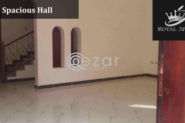 Brand New Ex-Bachelor 7 Bedroom 5 Bathroom Semi-furnished Compound Villa in Ain Khalid Near Ain Khalid Gate - صورة %index%