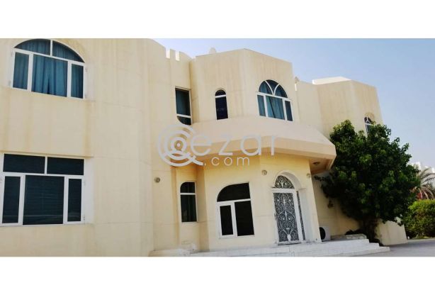 Huge Elegant Stand Alone Villa For Sale photo 4