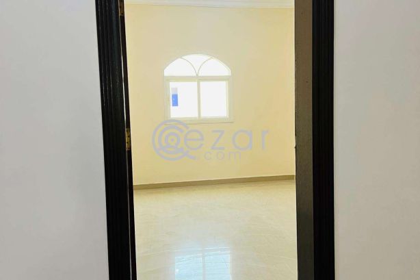 Affordable 2BHK Flat – Fereej Kulaib Area - صورة %index%