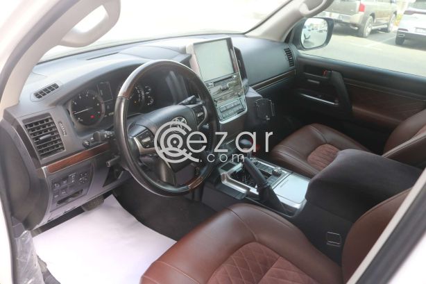 Toyota Land Cruiser  - GXR  Grand Touring  2019 - صورة 3
