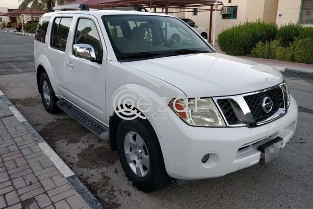Nissan Pathfinder 2011 Model photo 2