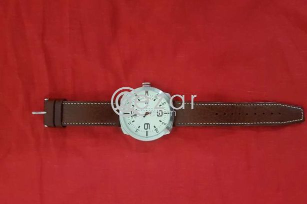 Tommy hillfigure watch worth 800 photo 2