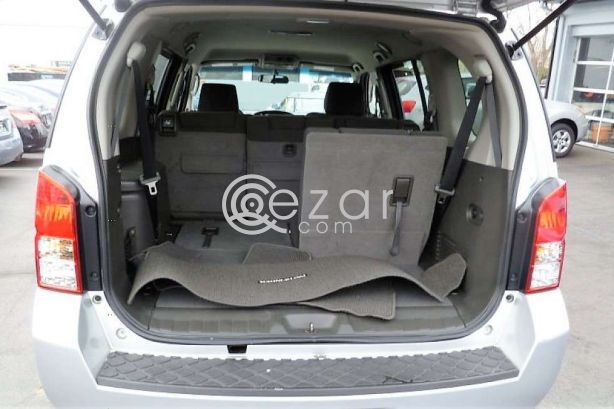 2009 Nissan Pathfinder photo 2