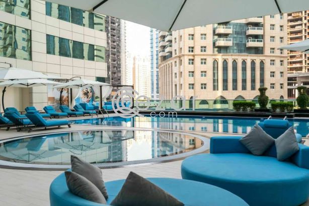 En-Suite Room at Beverly Hills Tower photo 5