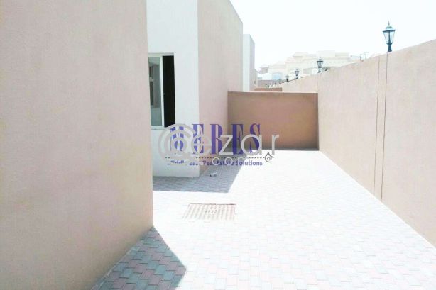 Brand New 3 Bedroom Villa in Aziziyah - صورة %index%