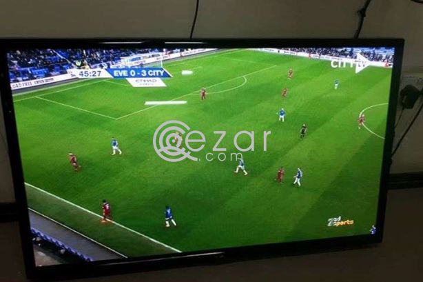 LG 50 inches with box and stand photo 2