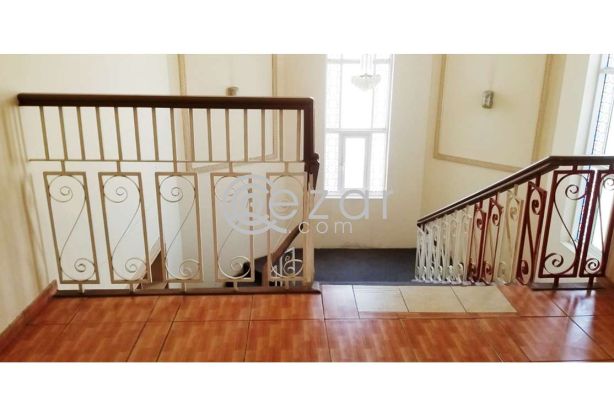 Huge Elegant Stand Alone Villa For Sale photo 5