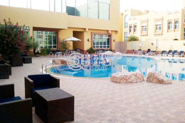 5 Bedroom Compound Villa in Abu Hamour - صورة %index%