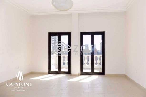 Serene Home 3 B/R Apt. at Qanat Quartier - FREE 1 MONTH RENT - صورة %index%