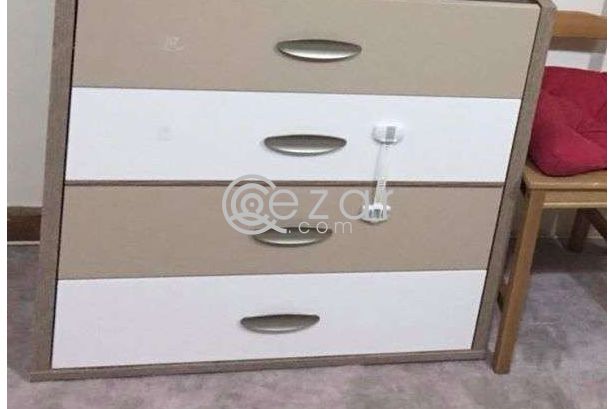 Bedroom set for urgent sale photo 2