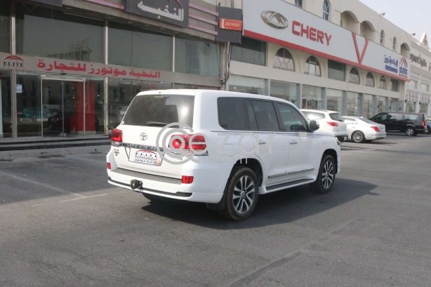 Toyota Land Cruiser  - GXR  Grand Touring  2019 - صورة 9