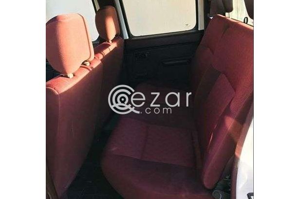 Nissan Pick up photo 2