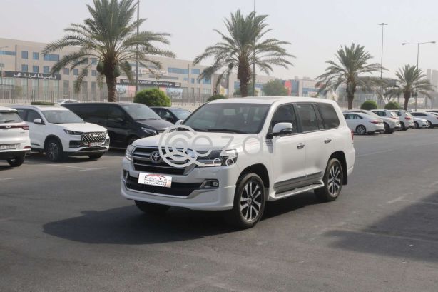 Toyota Land Cruiser  - GXR  Grand Touring  2019 - صورة 1