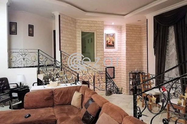 Master room for Western expat at F/F deluxe West Bay villa - صورة %index%