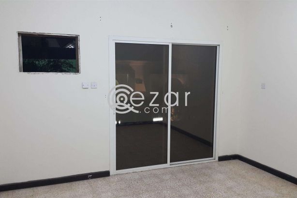 SPACIOUS 2 BEDROOM HALL APARTMENT IN NAJMA C RING ROAD - صورة %index%