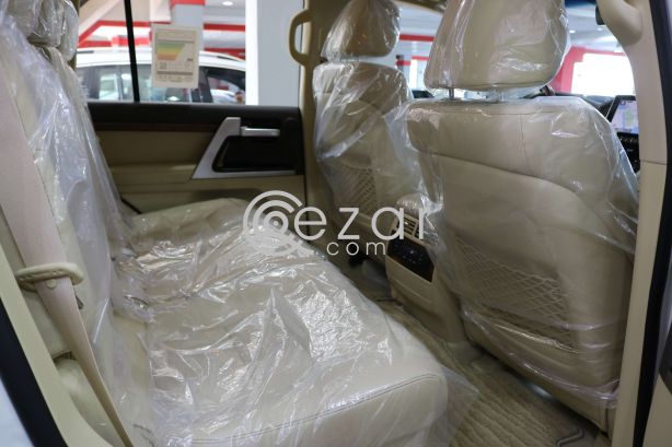 NEW - Land cruiser VXR Model 2017 photo 7