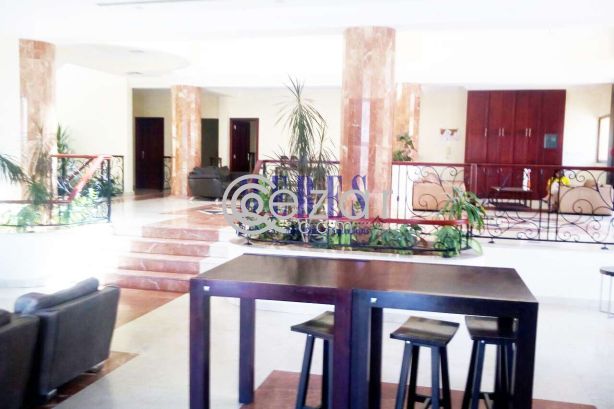 5 Bedroom Compound Villa in Muraikh - صورة %index%