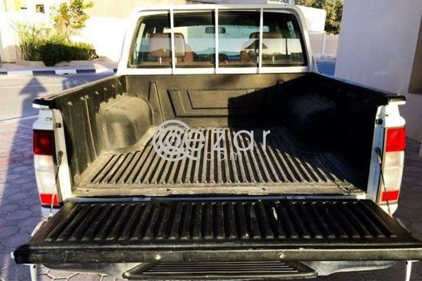 Nissan Pick up photo 5