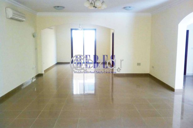 5 Bedroom Compound Villa in Muraikh - صورة %index%