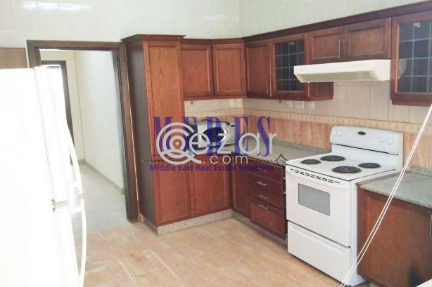 3 Bedroom Villa in A Compound in Muraikh - صورة %index%