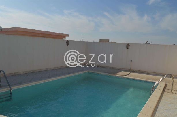 Semi furnished 2 bedrooms in Bin Mahmoud - صورة %index%