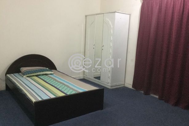 Accommodation available for Ex. Bachelor/Couple photo 2