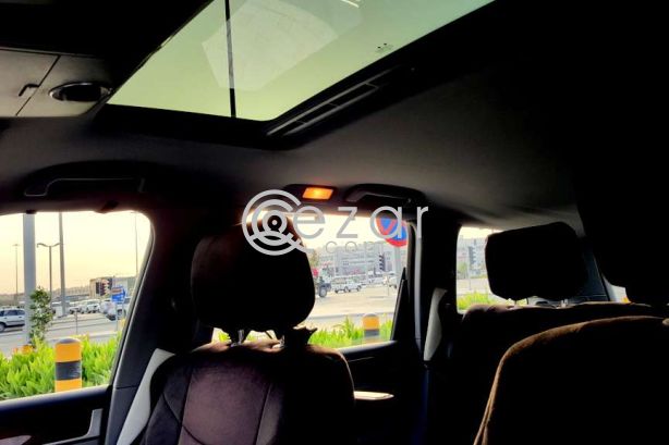 2008 Volkswagen Touareg V-6 photo 5