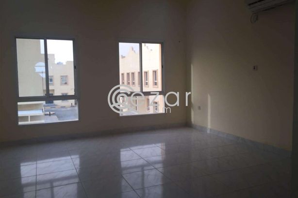 For Rent new villa inside the compound in Umm Salal Mohamed near Safari - صورة %index%