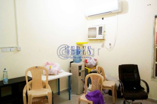 1 BHK Unfurnished in Abu Hamour photo %index%