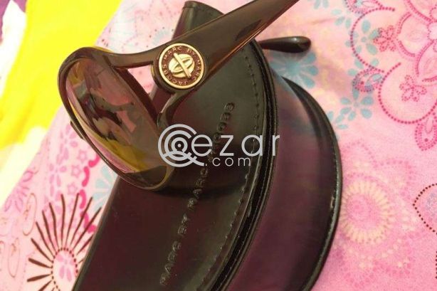 Authentic MARC JACOBS SG FOR WOMEN photo 2