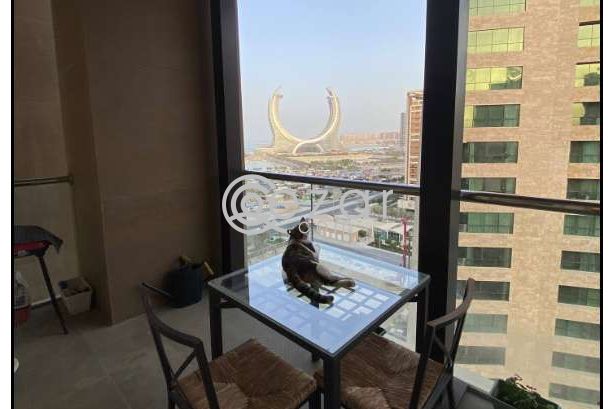 Master bedroom available in a 3-bed in Lusail, Marina. - صورة %index%