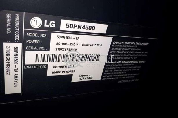 LG 50 inches with box and stand photo 4