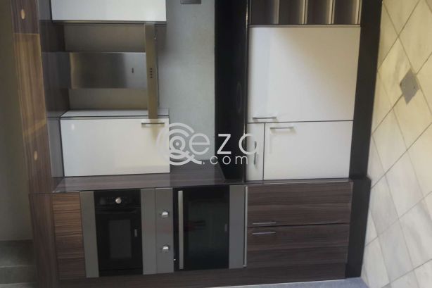 Fully furnished 3 bedroom flat al sadd photo %index%