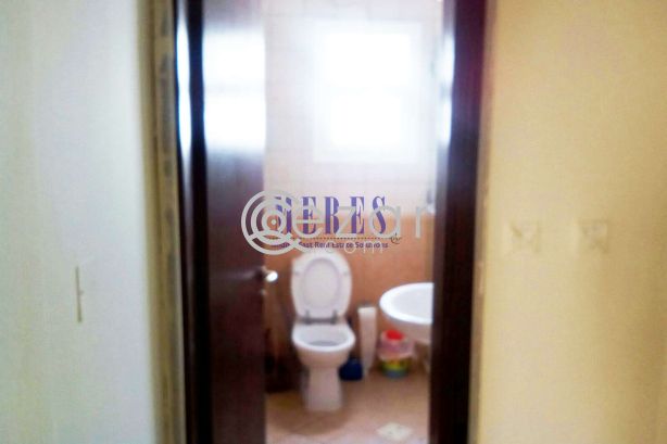 1 Villa in a Compound in Abu Hamour photo %index%