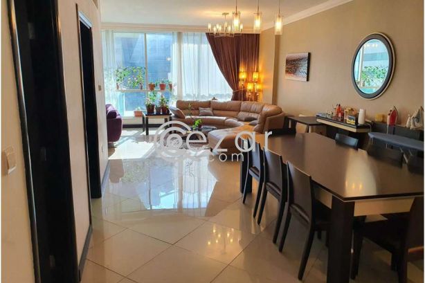 En-Suite Room at Beverly Hills Tower photo 4