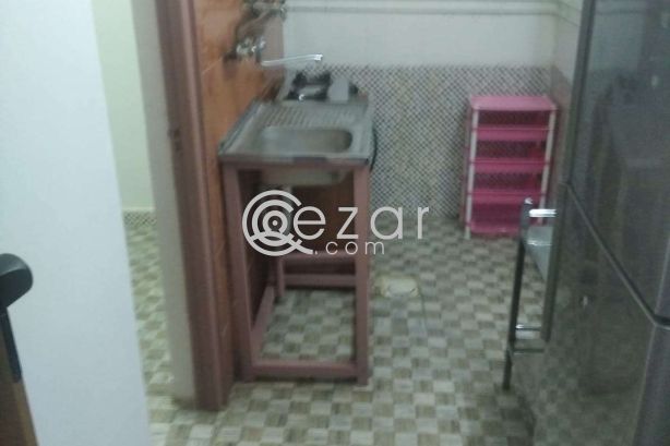 READY TO OCCUPY 1 BHK FURNISHED FAMILY ROOM FOR RENT NEAR AL MANSOURA METRO -DOHA - صورة %index%