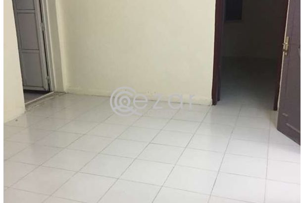 FULLY FURNISHED AND UN FURNISHED ONE STUDIO, ONE BHK,TWO BHK  ROOMS AVAILABLE - صورة %index%