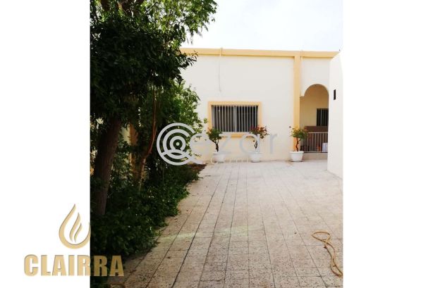 Spacious, Clean and Renovated 6 BR Villa - صورة %index%