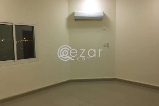 Standalone 6 Badroom villa Available for Rent only for Executive Bachelor in Al Thumama - صورة %index%